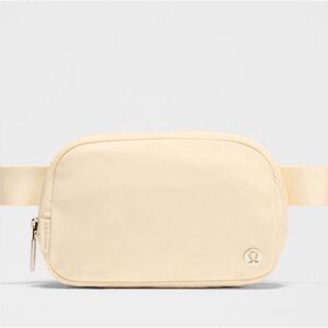 Lululemon Everywhere Belt Bag